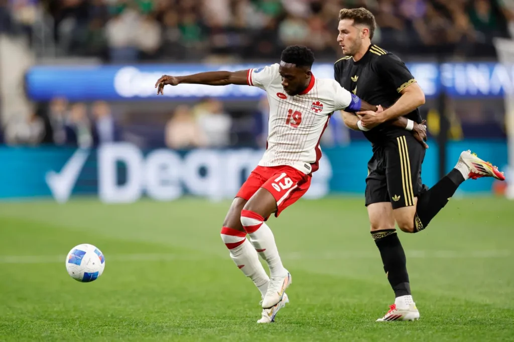 Alphonso Davies se rompe el ligamento cruzado y se pierde lo que resta de temporada 1 alphonso davies canada bayern munich