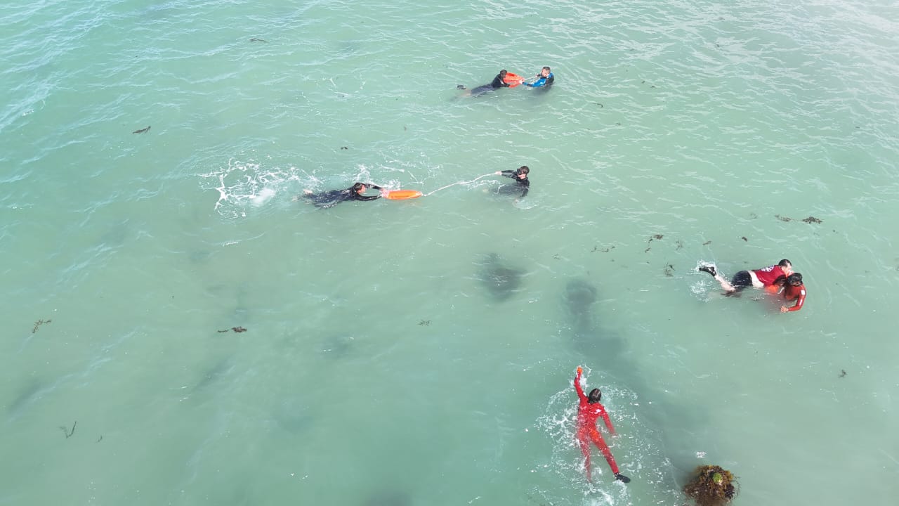 Se profesionalizan Bomberos en rescate acuático