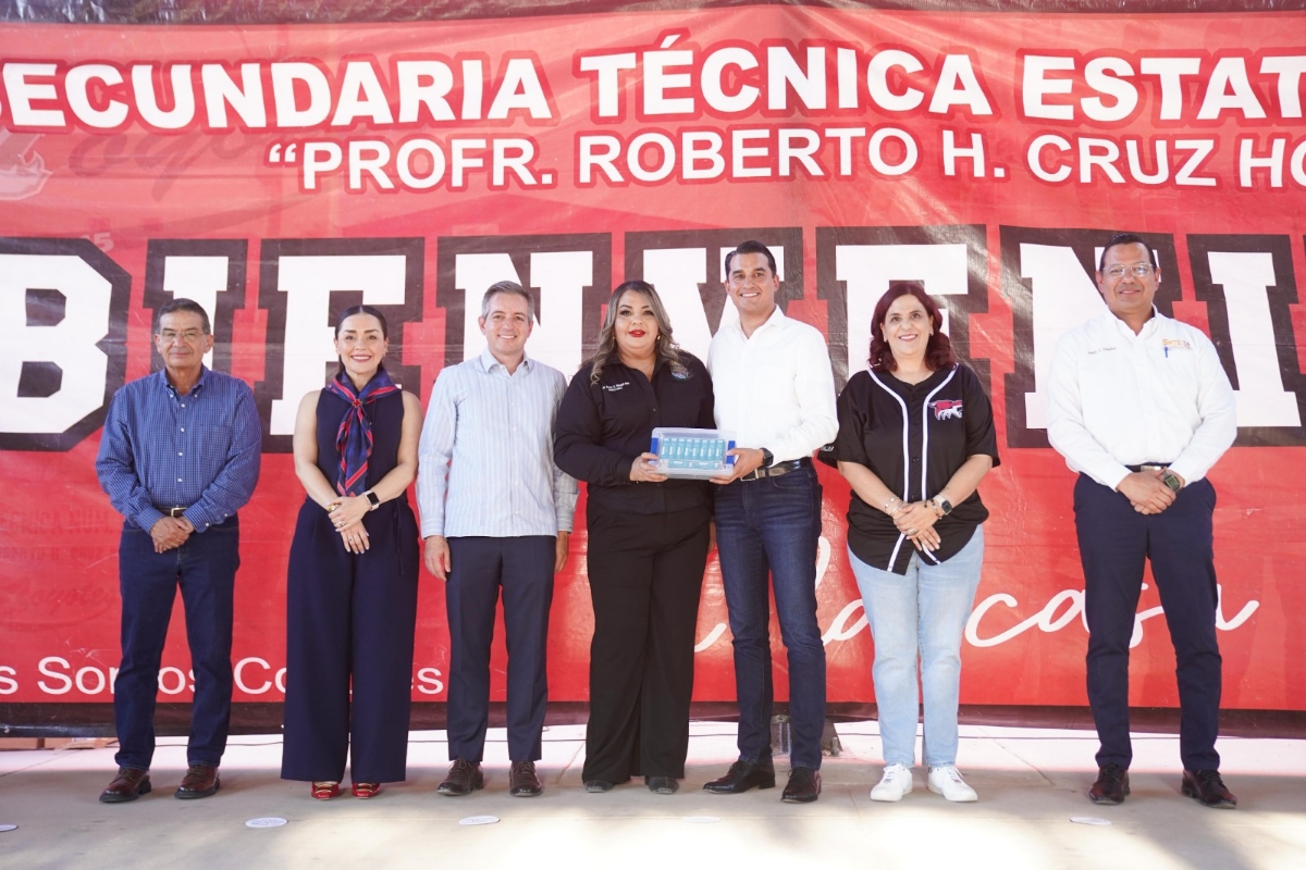 Fortalece Gobierno de Sonora el potencial del alumnado en robótica: Froylán Gámez