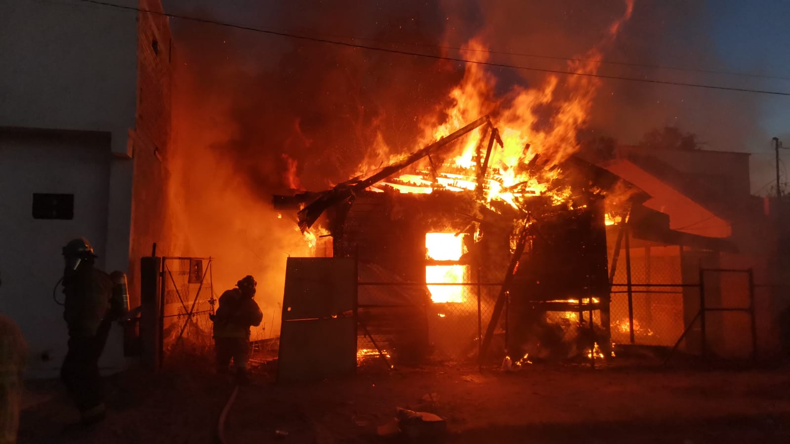 Se incendia vivienda antigua