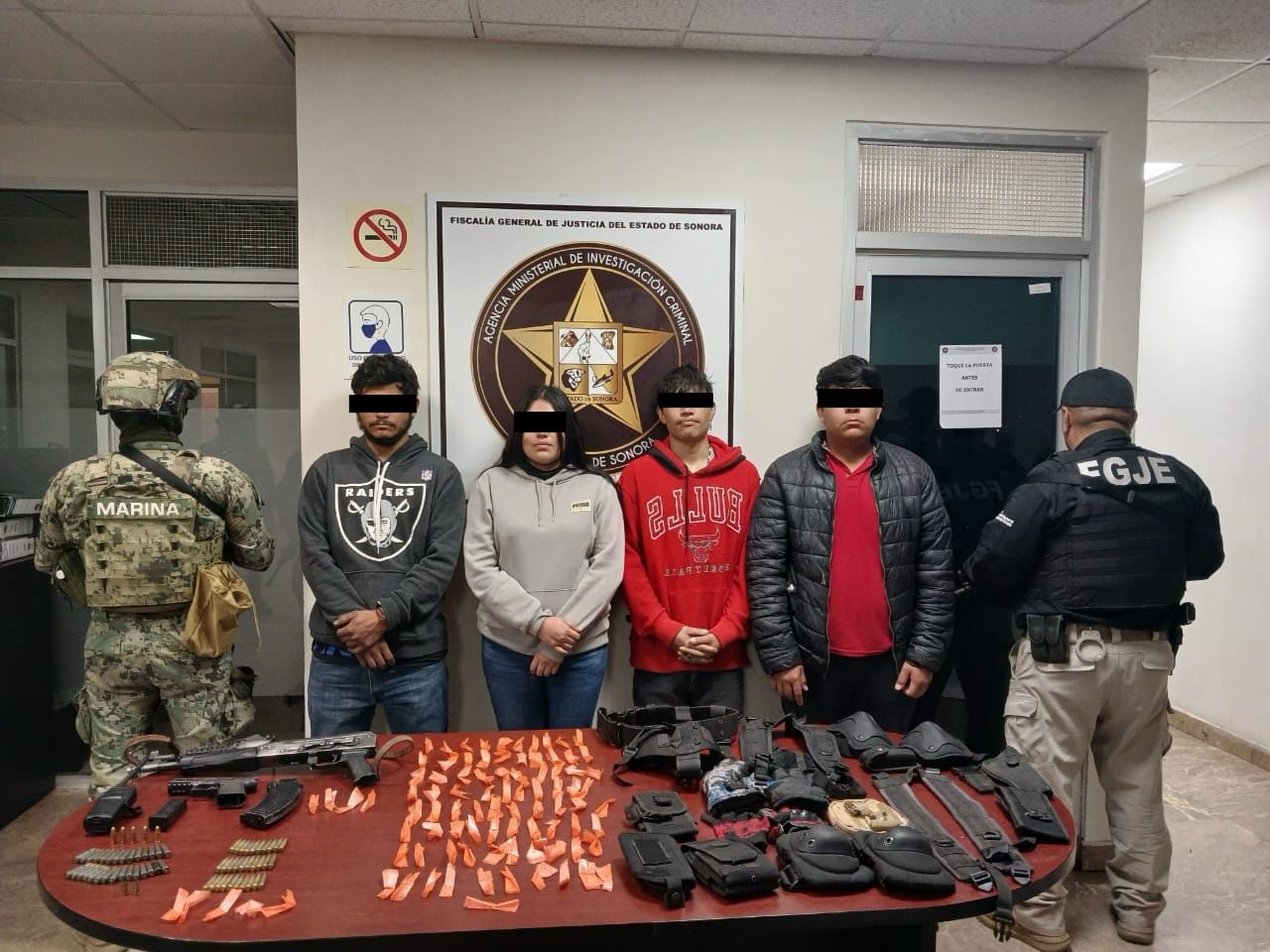 FGJES asegura droga y detiene a cinco personas en cateos contra el narcomenudeo