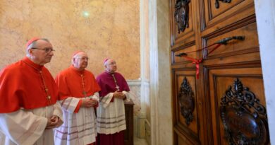 Retiran el precinto al apartamento del papa Francisco, sellado tras su muerte