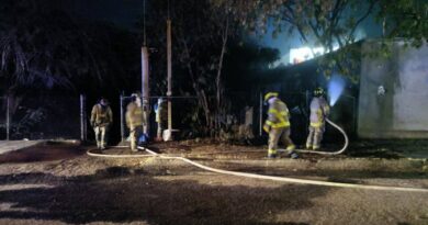 Provoca piromaníaco incendio de viviendas antiguas en Empalme