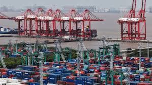 Hogares en EE.UU. podrían gastar hasta 6,600 dólares más al año en productos deportivos por guerra arancelaria con China