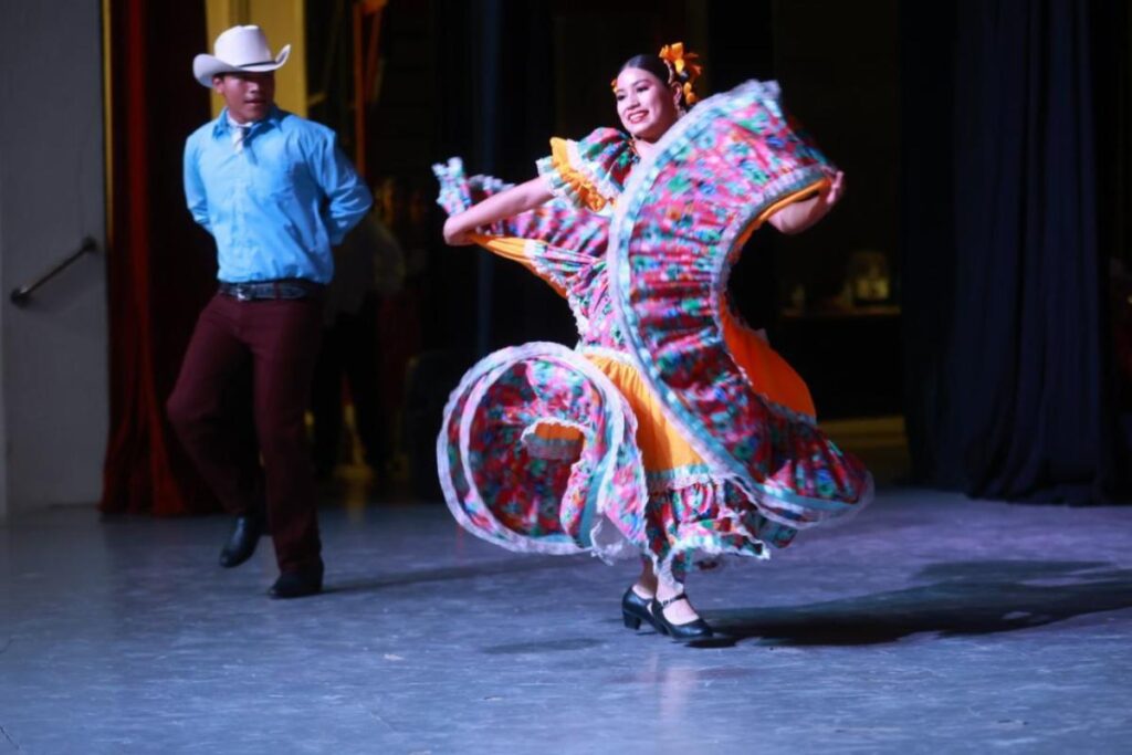 Exhorta Gobierno de Sonora a fortalecer el arte y la cultura en celebraciones escolares: Froylán Gámez 1 452