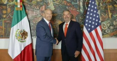 Juan Ramón de la Fuente sostiene primer encuentro con el embajador de EE.UU., Ron Johnson: “Será una relación de respeto y sin subordinación”