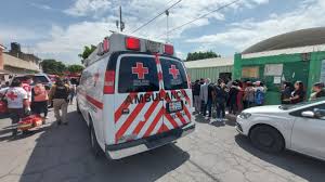 Intoxicación en alberca municipal de Valle de Chalco deja 13 personas hospitalizadas