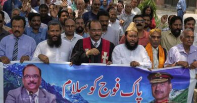 India y Pakistán acuerdan mantener el alto al fuego y discutir la reducción de tropas