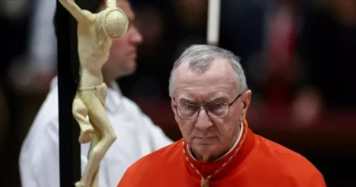 Deseo de “suerte” al cardenal Parolin genera especulaciones a horas del cónclave papal