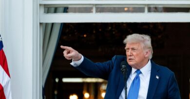 Trump prohíbe ingreso a migrantes de 12 países y restringe entradas desde otros siete por “seguridad nacional”