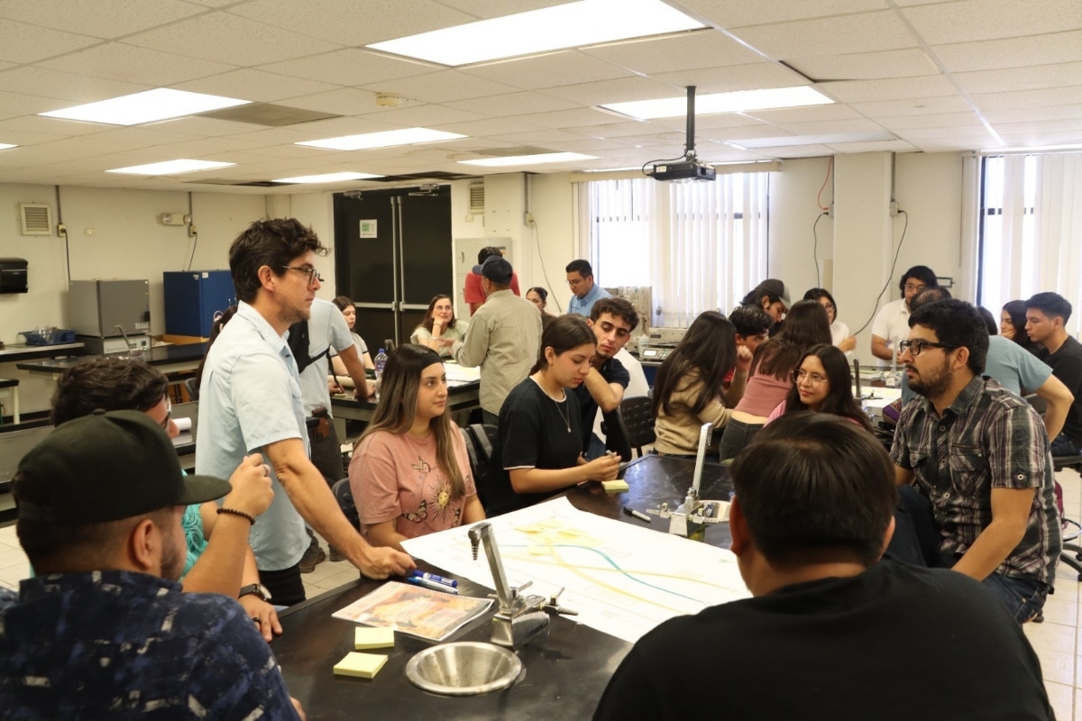 Fortalece Gobierno de Sonora vinculación con el sector social en favor de alumnos foráneos de Unisierra