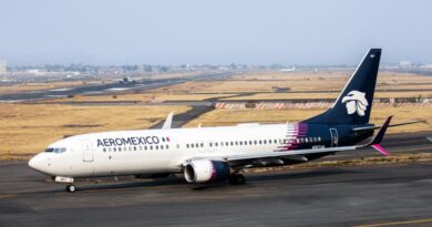 Sobrecargos sindicalizados de Aeroméxico aprueban acuerdo salarial diferencial