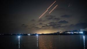 México evacúa a 18 connacionales de Irán ante bombardeos israelíes; fueron trasladados a Azerbaiyán