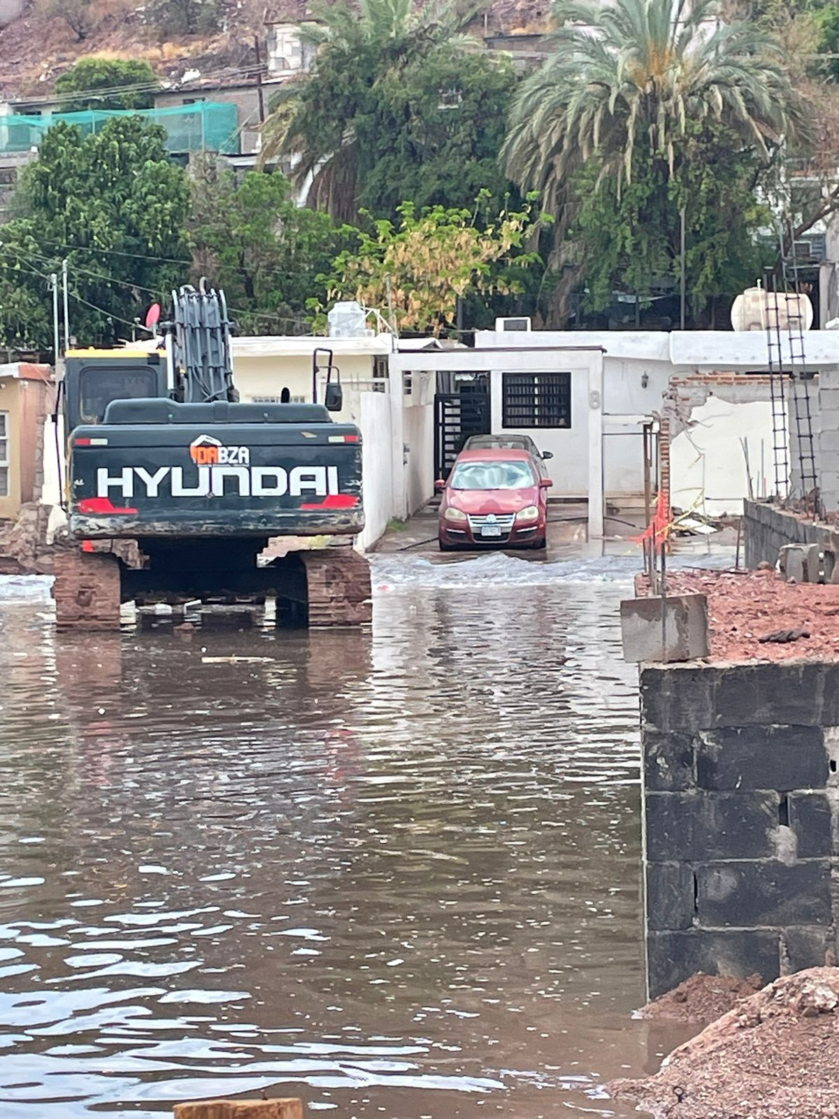 Alvin deja poca lluvia en Guaymas