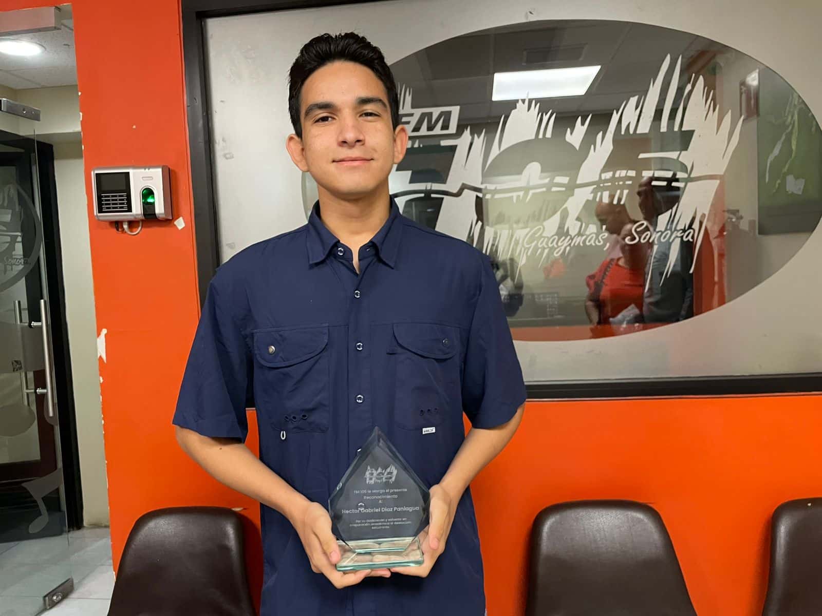 Joven guaymense destaca por conocimiento