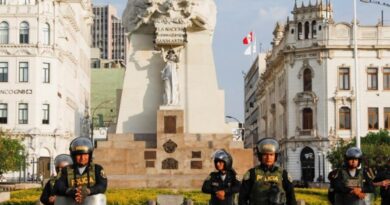 Crisis política en Perú tras destitución del presidente genera incertidumbre nacional