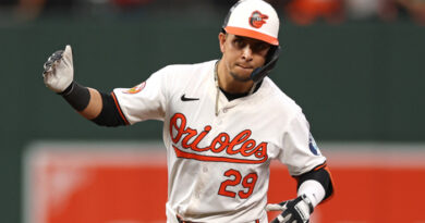 “Barren” Orioles a Angelinos por 11-2; Ramón Urías pega jonrón