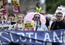 Protestas masivas en Escocia contra la visita de Donald Trump
