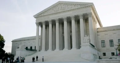 Supremo de EE.UU. permite a Trump reanudar los despidos masivos en el Gobierno