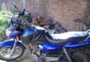 Se llevan la motocicleta
