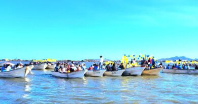 Honran pescadores a la Virgen del Carmen en Empalme
