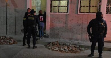Niña de 11 Años Bajo Custodia Policial en Guatemala por el Asesinato de su Profesor de 72 Años