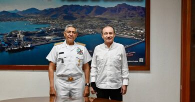 Visita Guaymas el secretario de Marina