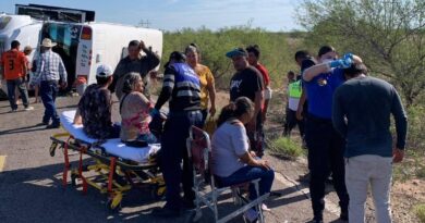Se registra ‘camionazo’; fallece joven y resultan 20 heridos