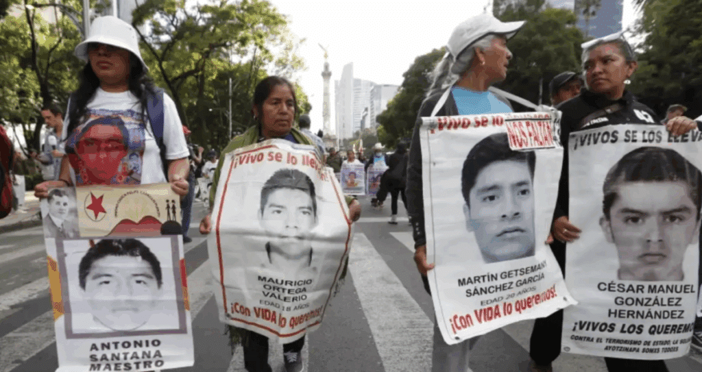 Mauricio Pazarán asume responsabilidad del caso Ayotzinapa; ya sostuvo reuniones con familiares: Sheinbaum 1 5