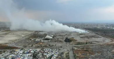Incendio en relleno sanitario del Bordo de Xochiaca afecta al menos 45 viviendas irregulares en Nezahualcóyotl
