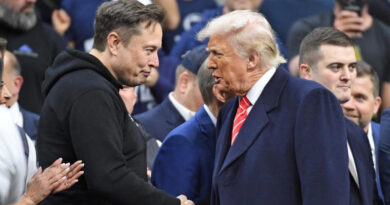 Trump llama tren descarrilado a Musk