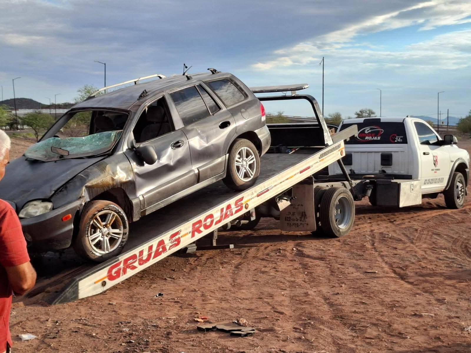 Se lesiona en volcadura
