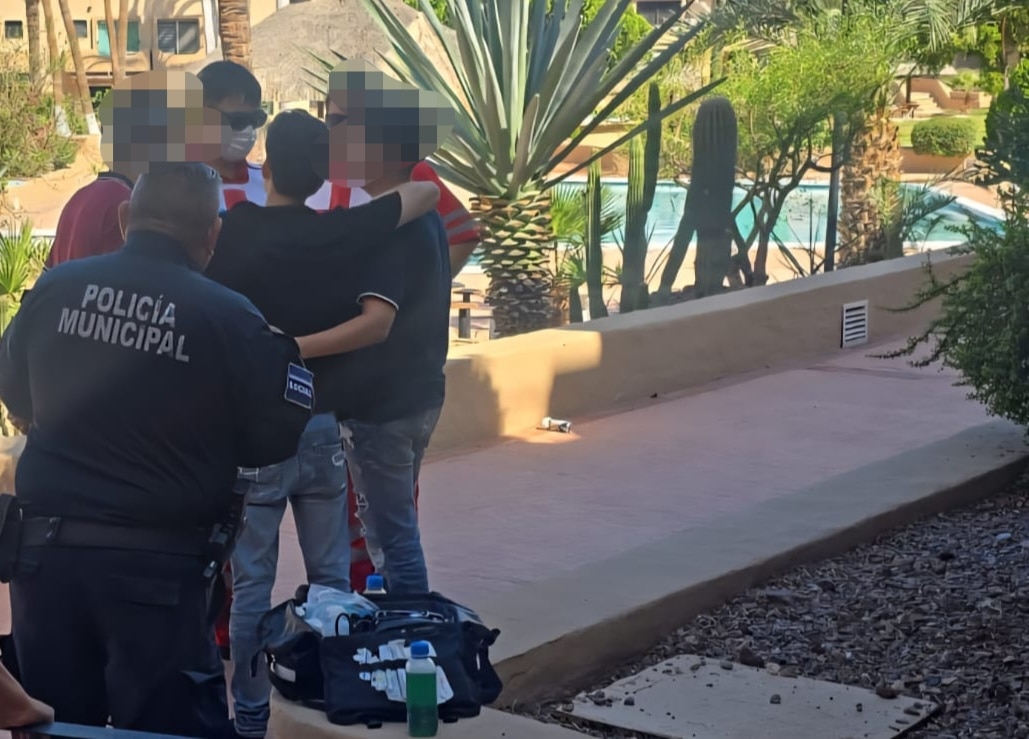 Joven ebrio cae de balcón de hotel en San Carlos