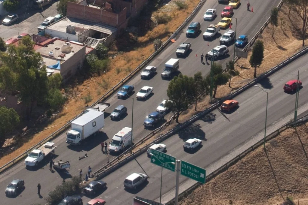 Reducen la circulacion en la Mexico Queretaro por accidente
