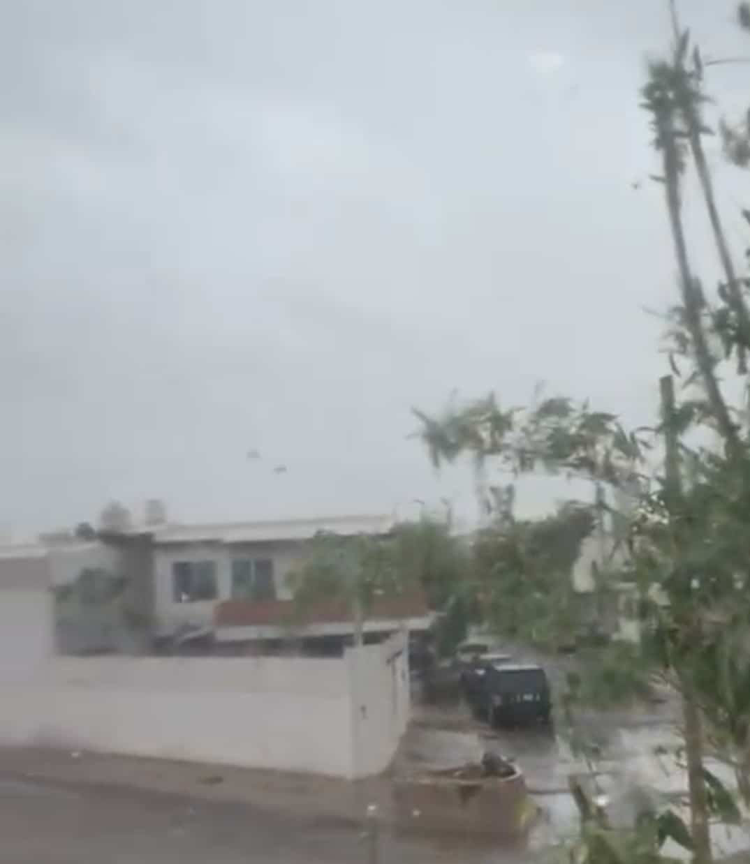 Flossie trae esperanza de lluvia ligera