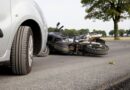 Choca vehículo contra motocicleta