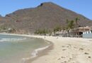Cae vehículo a bahía Bacochibampo.