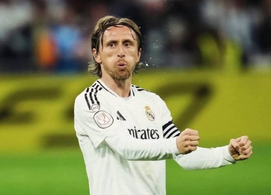 La leyenda sigue: Modric ficha por un año con el AC Milan 1 modric 37 10956923 20250604110719