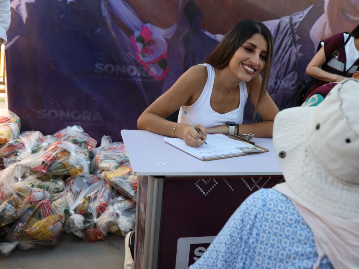 Gobernador Durazo cumple a familias de la colonia Las Peredas con servicios gratuitos de “Sonora Atiende”