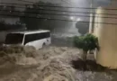 Dos personas mueren en Querétaro tras desbordarse el canal de Peñuelas por una tormenta