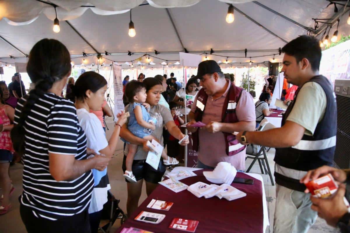 Gobernador Durazo cumple a familias de la colonia Sol Aguilar con servicios gratuitos de “Sonora Atiende”