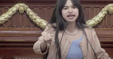 Joven que ganó premio del Congreso arremete contra el papel de diputados