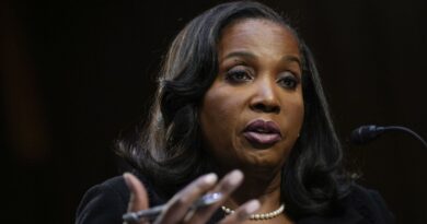 Gobernadora de la Fed, Lisa Cook, demanda a Trump por despido