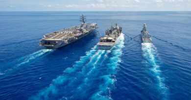EE.UU. despliega buques de guerra y submarino en el Caribe en una ofensiva contra el narcotráfico