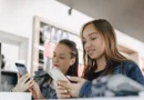 Texas restringe el uso de celulares en escuelas para el próximo ciclo escolar