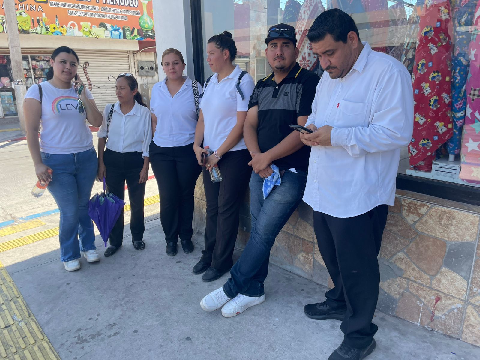 Empleados de Parisina sufren afectaciones de salud por calor