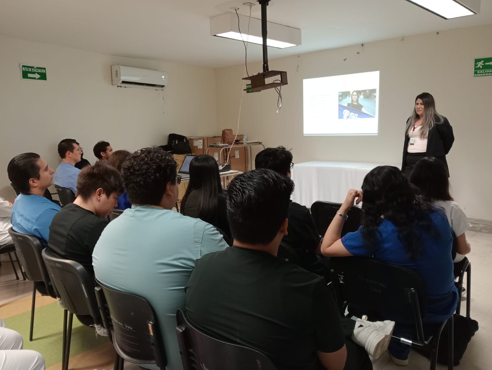 Promueven Ley Olimpia con personal de Salud