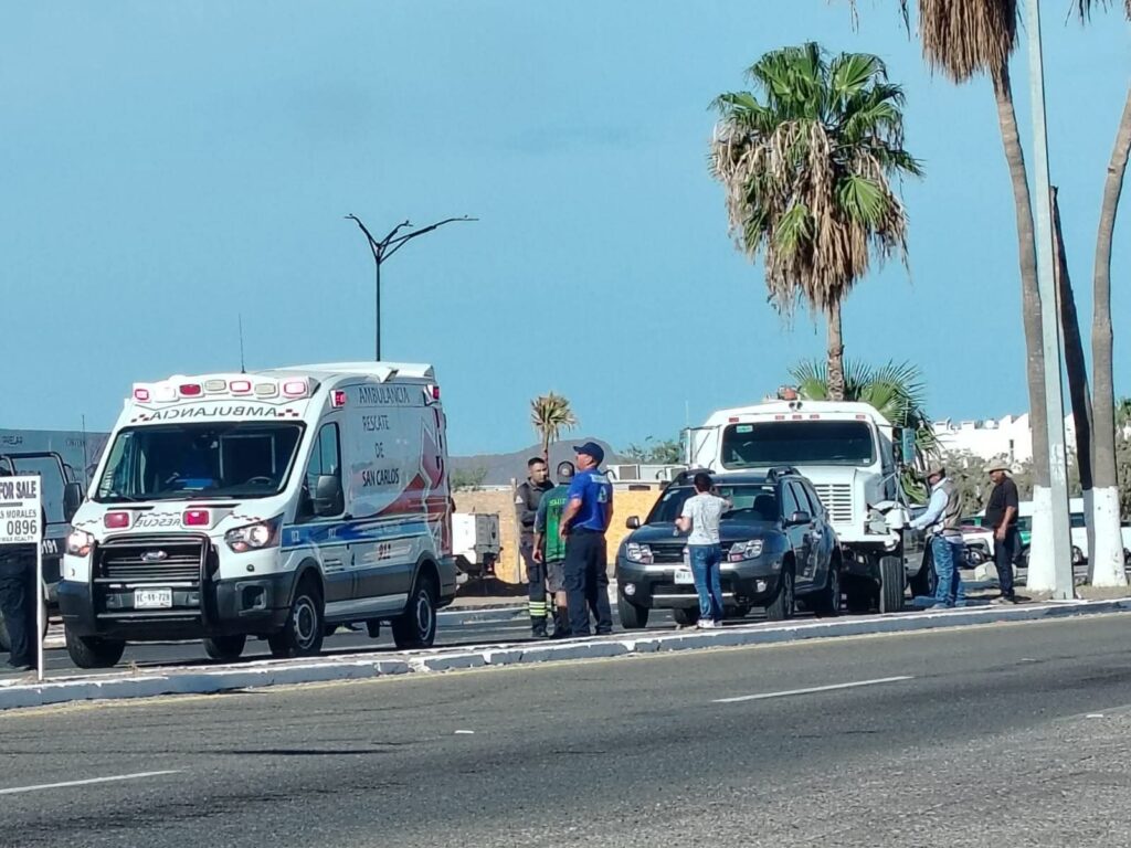 Choca pipa contra camioneta 1 FB IMG 1754085881381