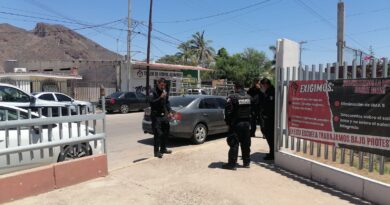 Denuncian a empresario por allanar escuela