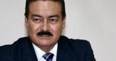 Cae ex secretario de Educación